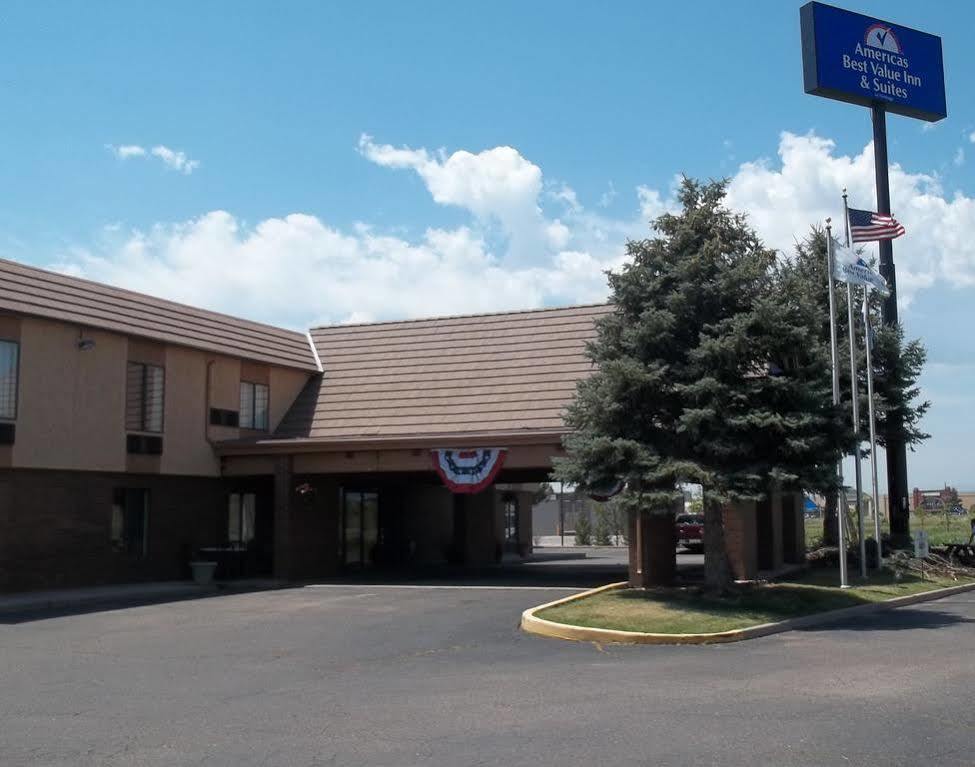 Americas Best Value Inn & Suites Ft Collins E At I-25 Fort Collins Exteriör bild