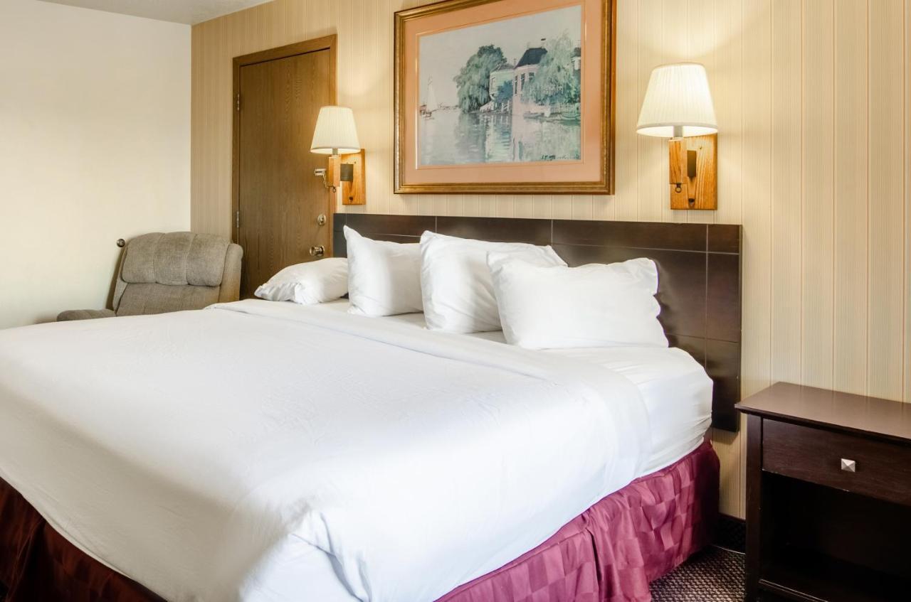 Americas Best Value Inn & Suites Ft Collins E At I-25 Fort Collins Exteriör bild