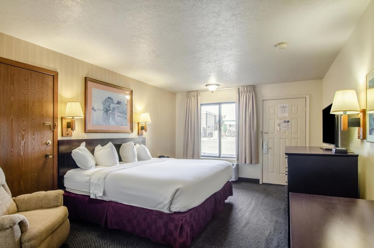 Americas Best Value Inn & Suites Ft Collins E At I-25 Fort Collins Exteriör bild