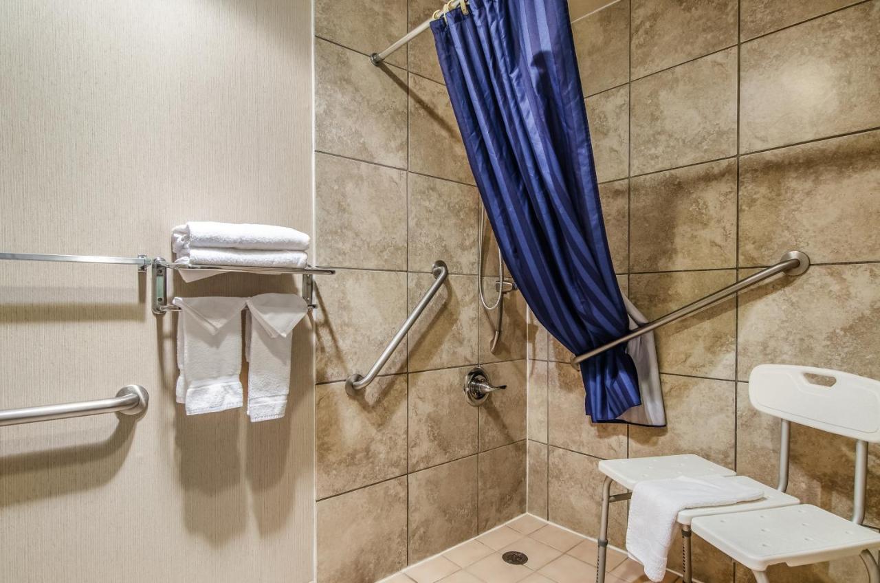 Americas Best Value Inn & Suites Ft Collins E At I-25 Fort Collins Exteriör bild
